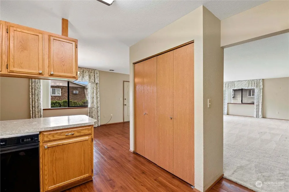 1352 Eastmont Ave, East Wenatchee, WA 98802