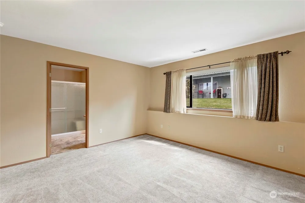 1352 Eastmont Ave, East Wenatchee, WA 98802