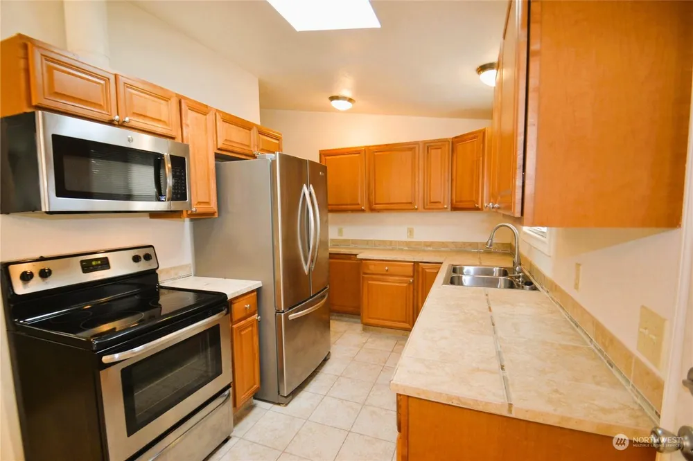 414 SW 122nd St, Burien, WA 98146