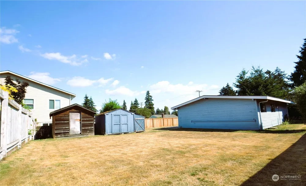 414 SW 122nd St, Burien, WA 98146