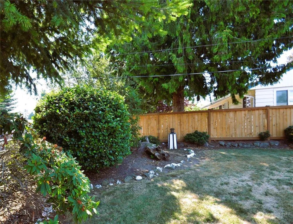 414 SW 122nd St, Burien, WA 98146