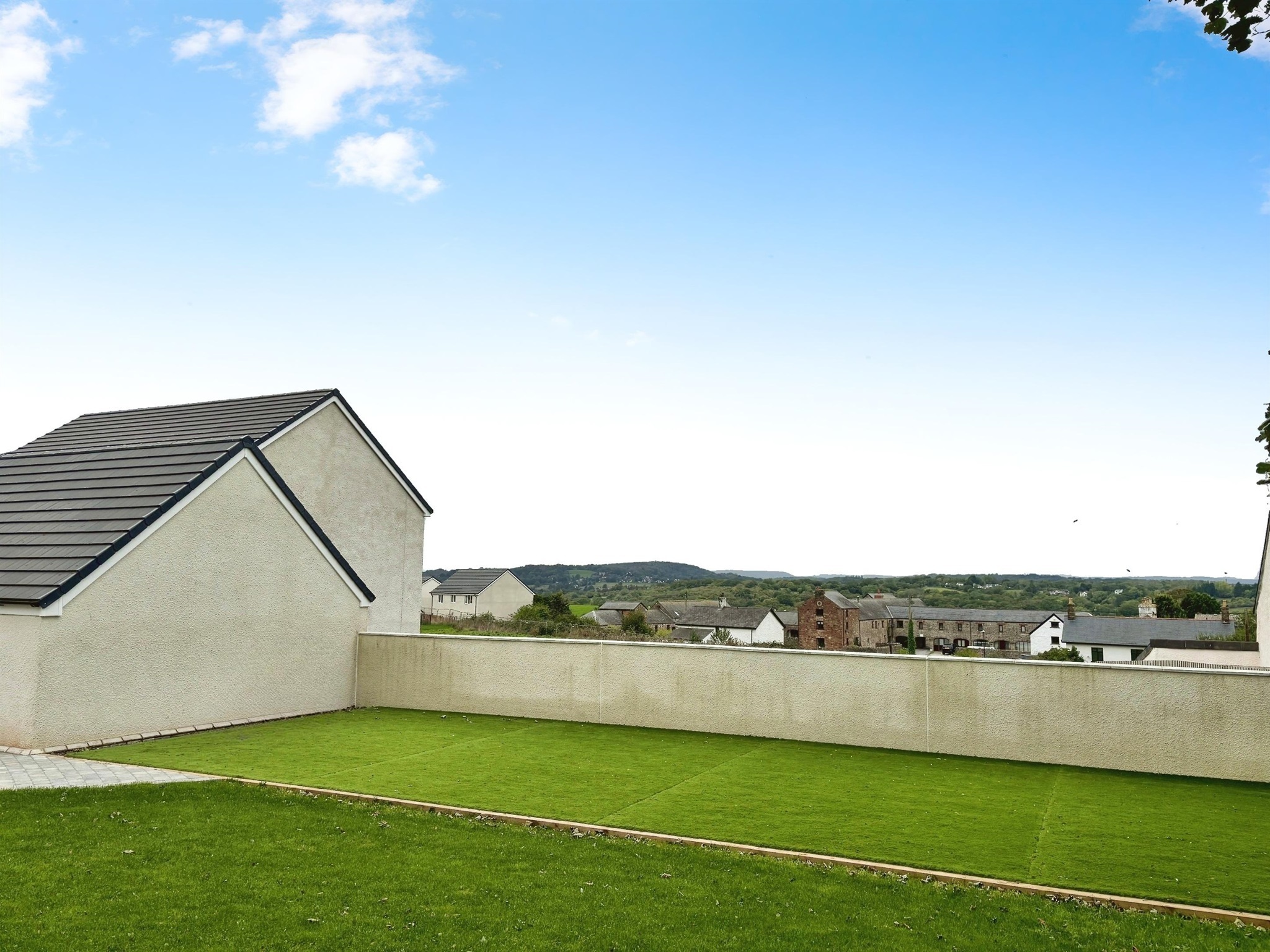 3 bedroom property for sale in Plassey Street, Penarth £325,000