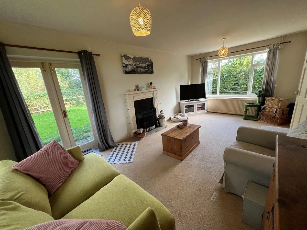 THE WILLOWS, DALBY ROAD, NETHER BROUGHTON