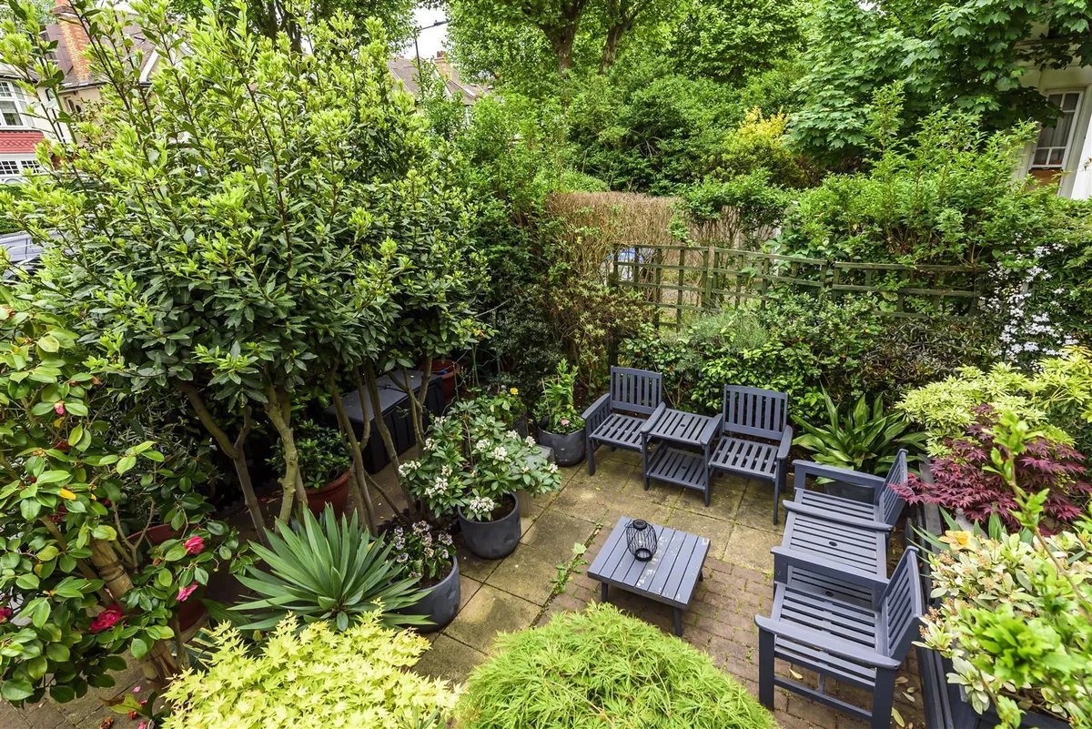 Brondesbury Road, London, NW6