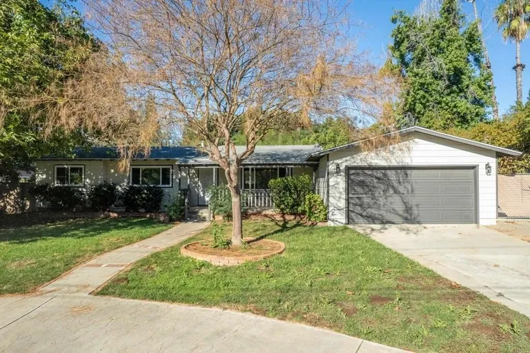 4620 Panchoy Dr, La Mesa, CA 91941