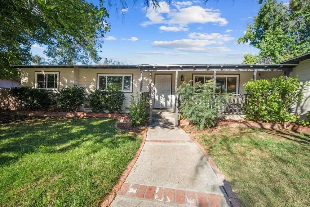 4620 Panchoy Dr, La Mesa, CA 91941