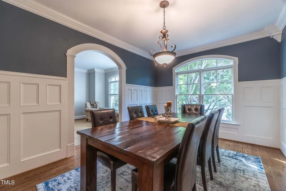 2704 Saint Marys St, Raleigh, NC 27609