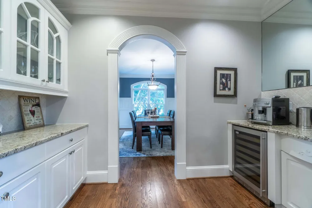 2704 Saint Marys St, Raleigh, NC 27609