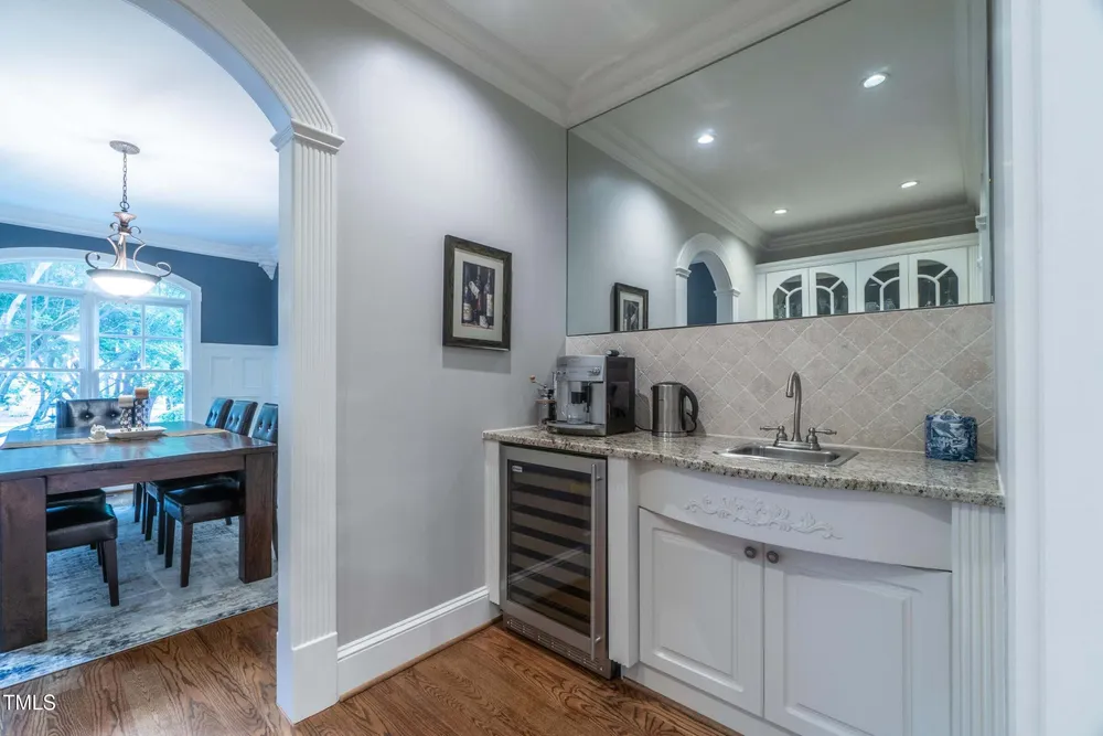 2704 Saint Marys St, Raleigh, NC 27609