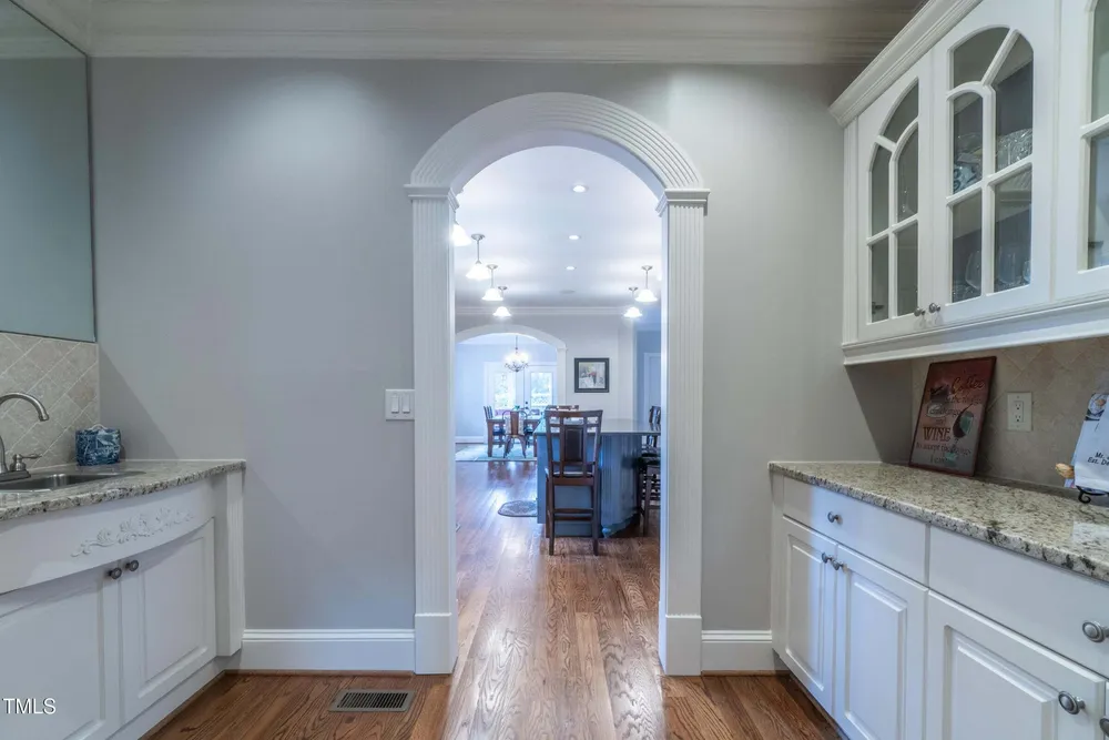 2704 Saint Marys St, Raleigh, NC 27609