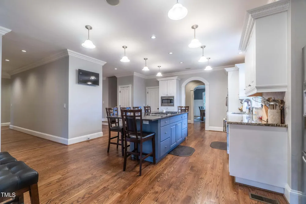 2704 Saint Marys St, Raleigh, NC 27609