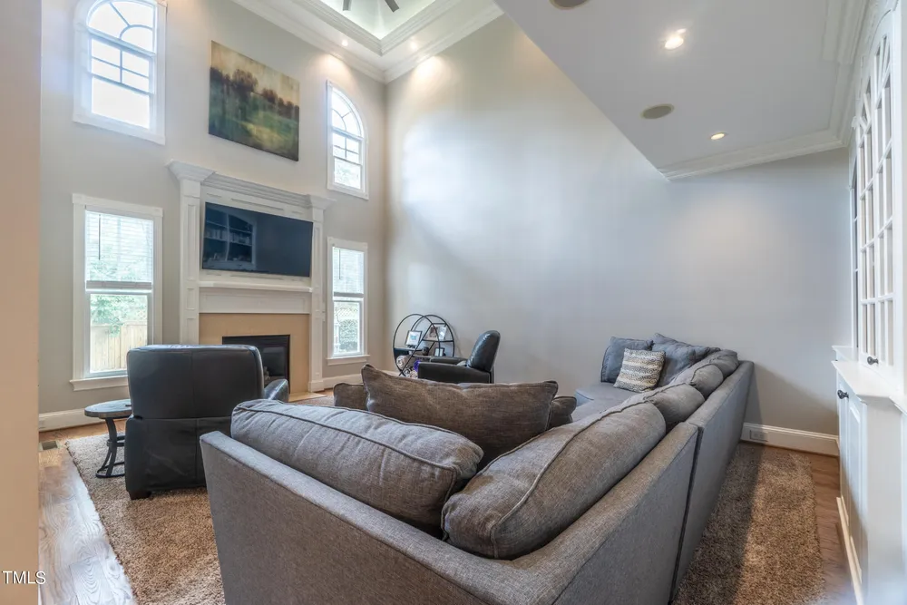 2704 Saint Marys St, Raleigh, NC 27609