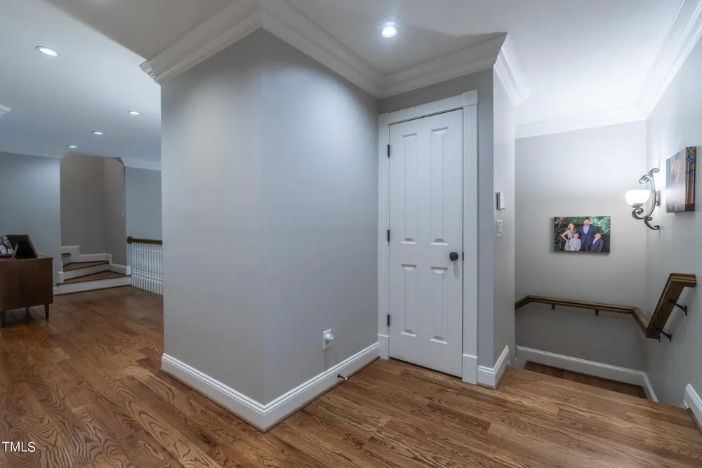 2704 Saint Marys St, Raleigh, NC 27609