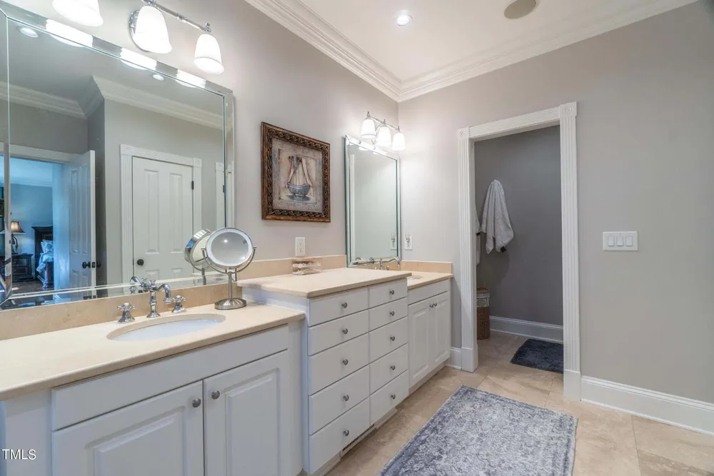 2704 Saint Marys St, Raleigh, NC 27609