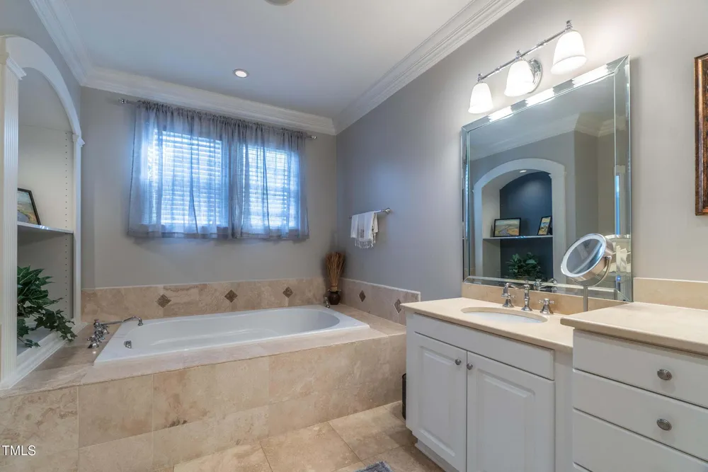 2704 Saint Marys St, Raleigh, NC 27609