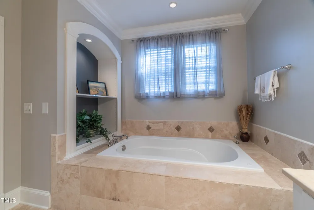 2704 Saint Marys St, Raleigh, NC 27609