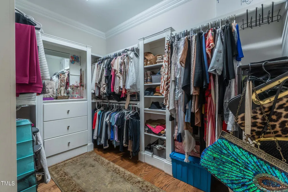 2704 Saint Marys St, Raleigh, NC 27609
