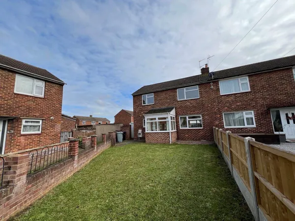 CORNWALL CLOSE, GRANTHAM