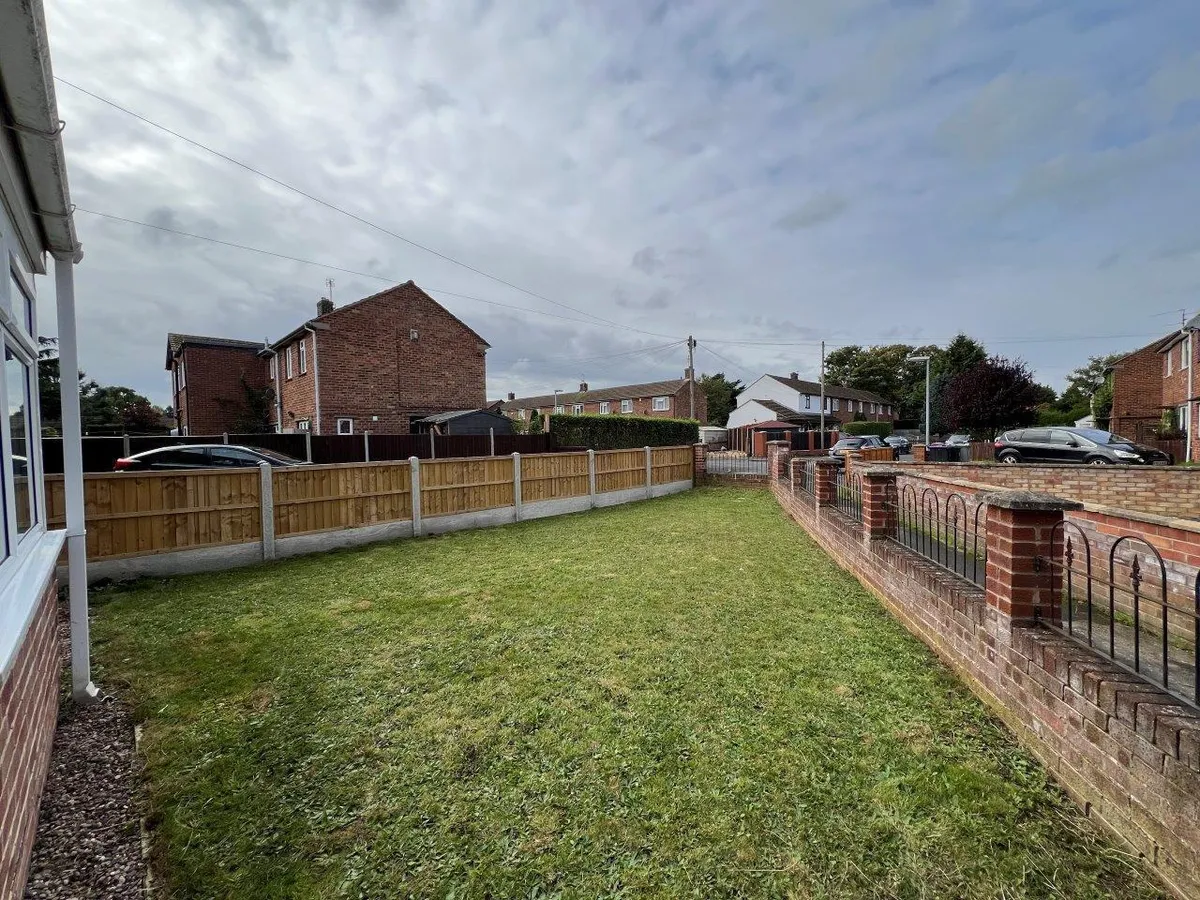 CORNWALL CLOSE, GRANTHAM
