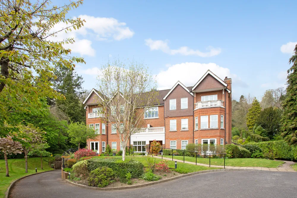 Harestone Valley Road, Caterham, CR3