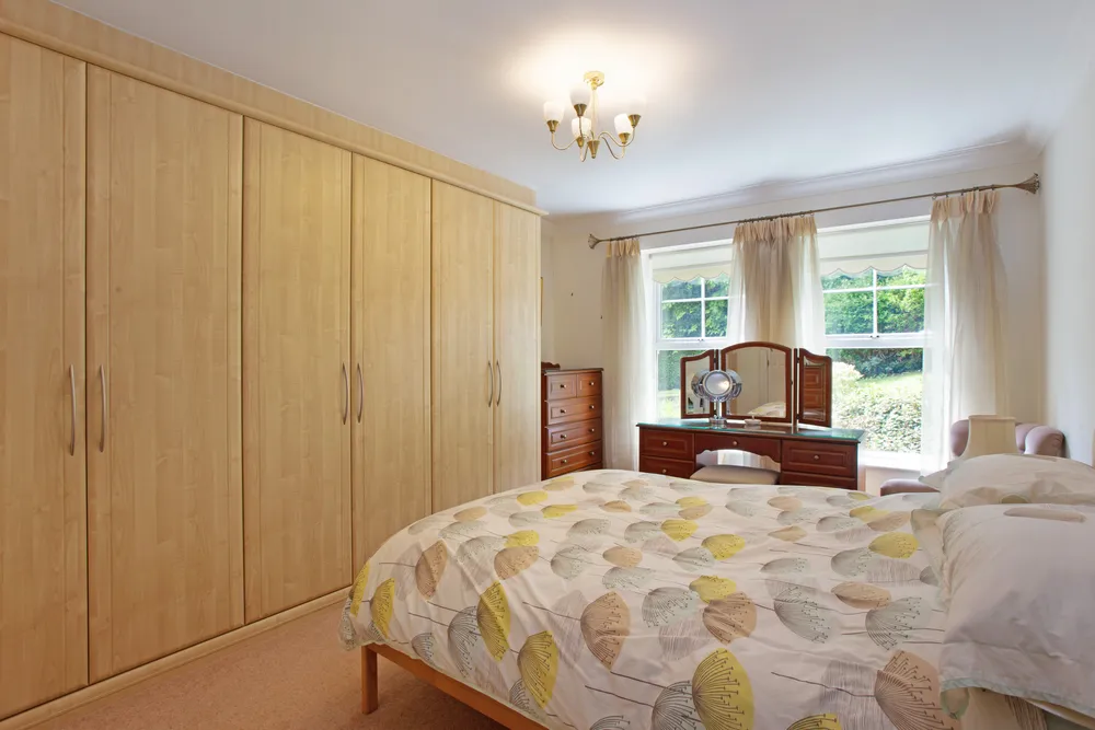 Harestone Valley Road, Caterham, CR3