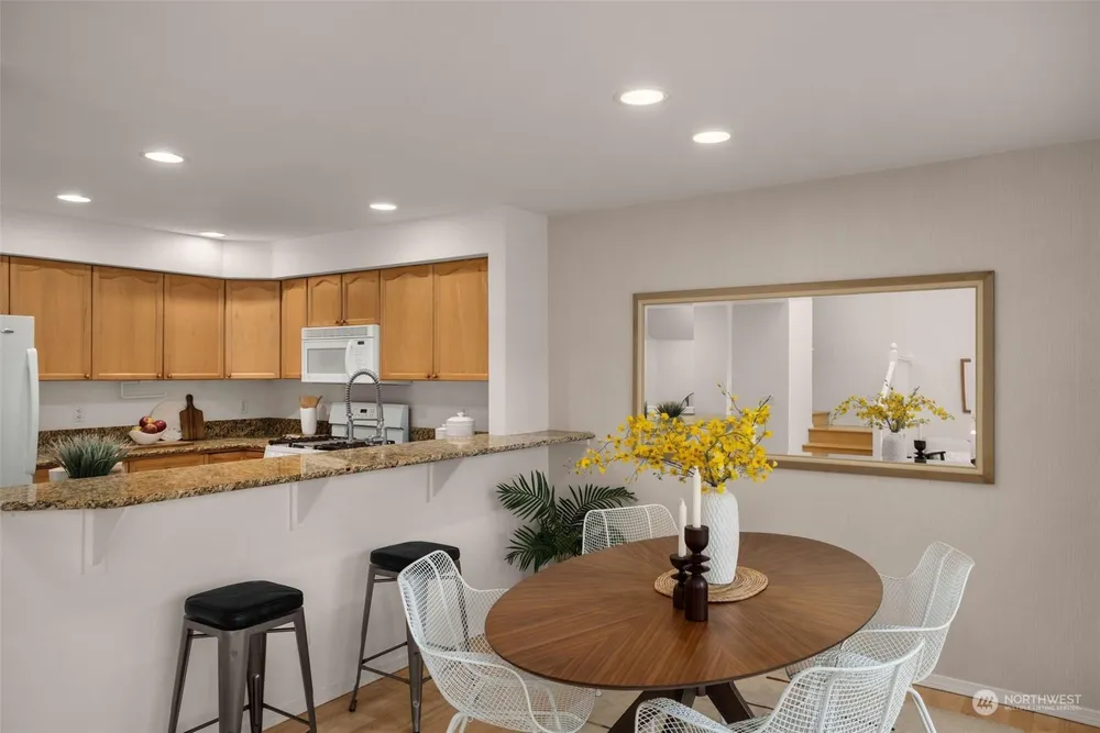 18544 NE 57th St, Redmond, WA 98052