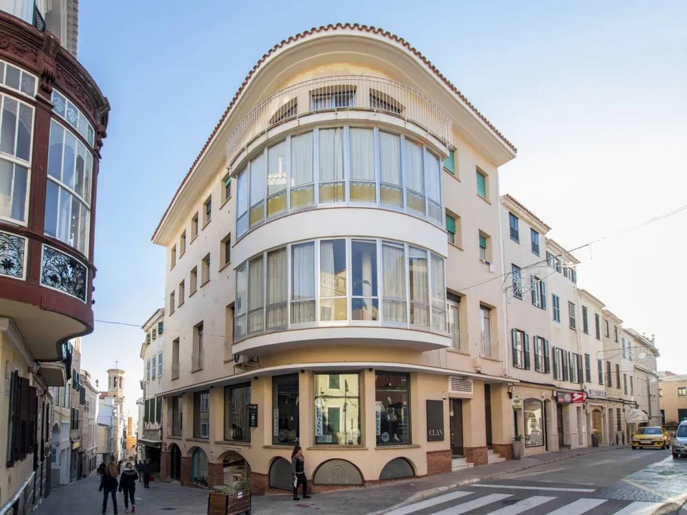 29, Mahón