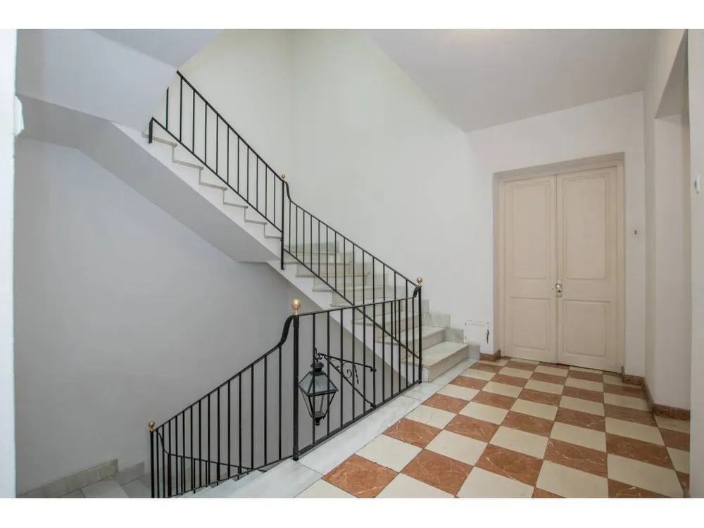 29, Mahón