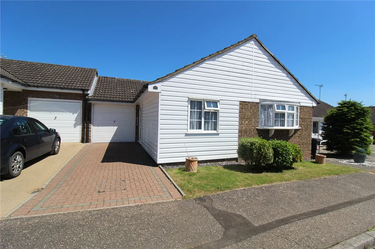 Highcliff Crescent, Rochford, Essex, SS4