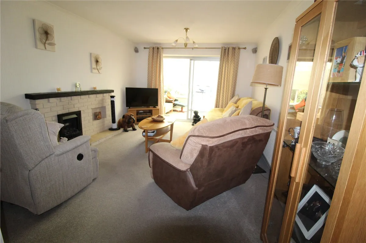 Highcliff Crescent, Rochford, Essex, SS4