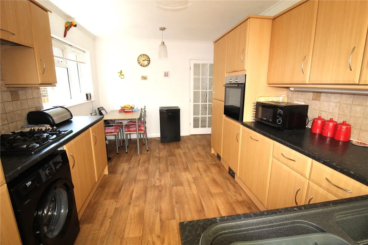 Highcliff Crescent, Rochford, Essex, SS4