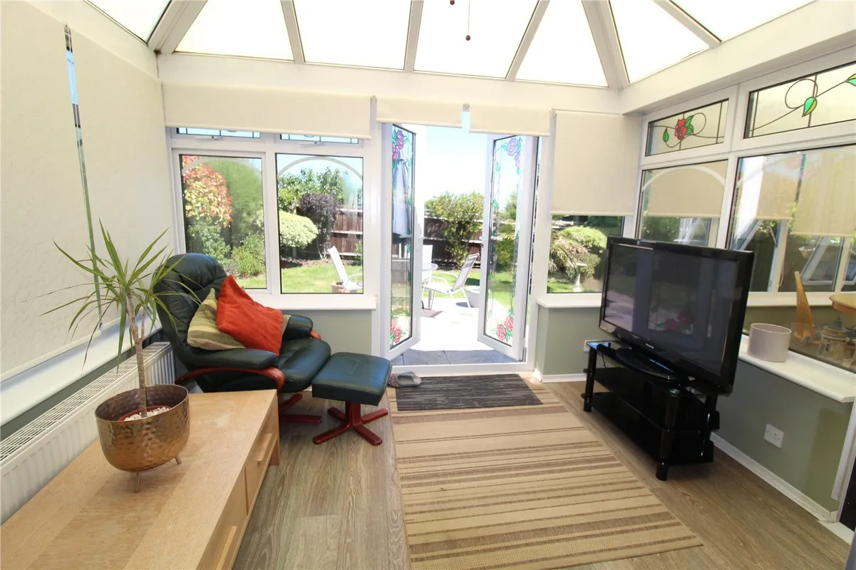 Highcliff Crescent, Rochford, Essex, SS4