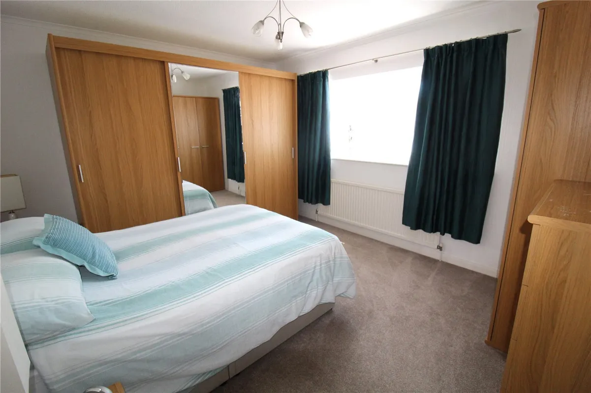 Highcliff Crescent, Rochford, Essex, SS4