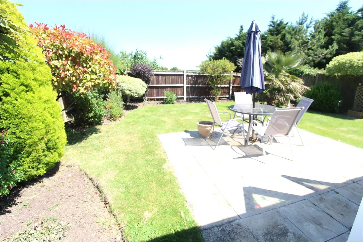 Highcliff Crescent, Rochford, Essex, SS4