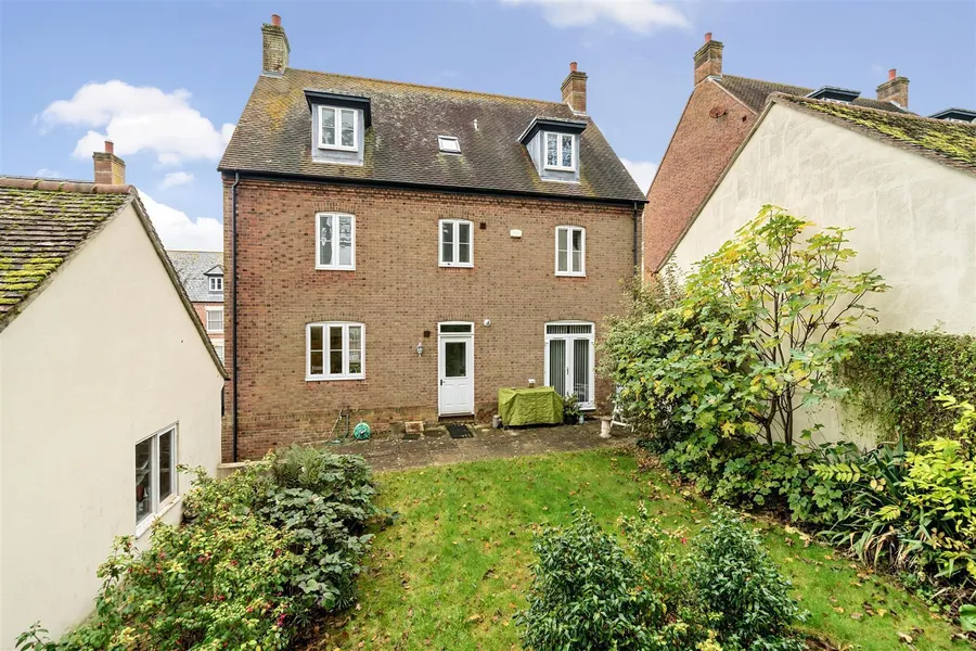Property Image 8