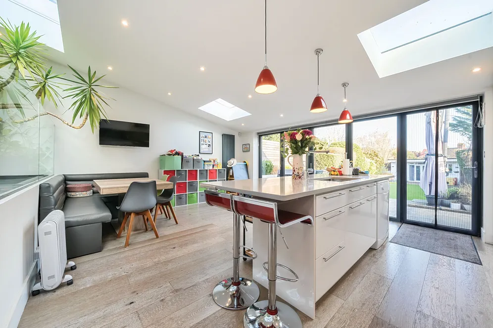Brycedale Crescent, Southgate, N14 photo 2