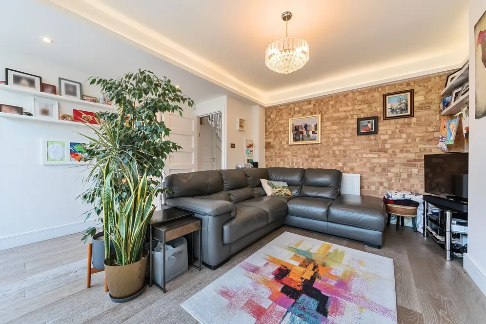 Brycedale Crescent, Southgate, N14 photo 5