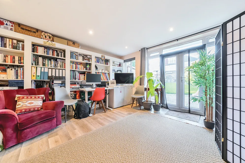 Brycedale Crescent, Southgate, N14 photo 10