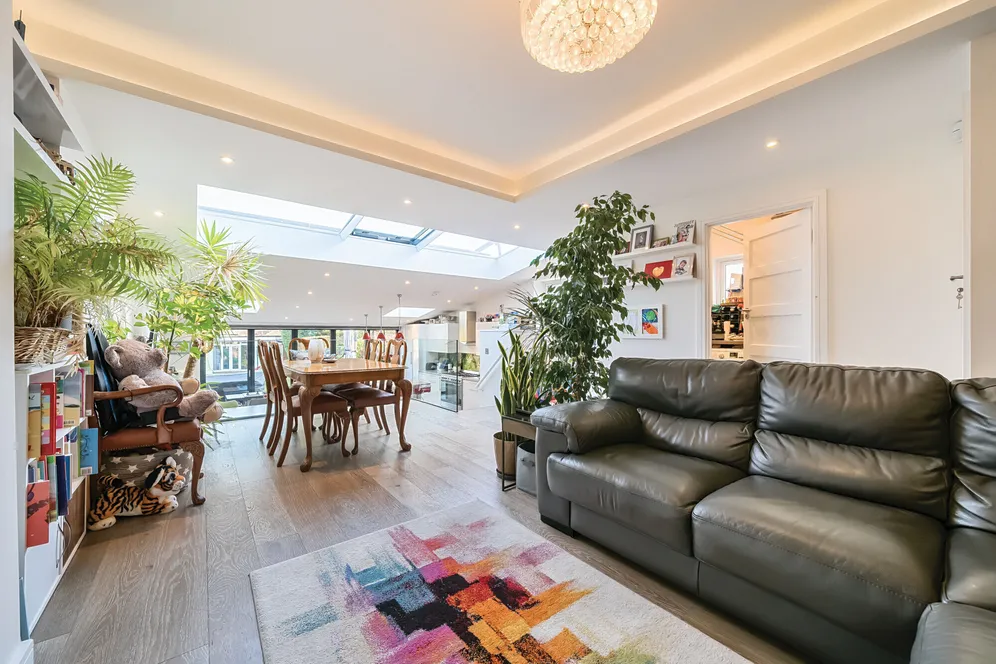 Brycedale Crescent, Southgate, N14 photo 11