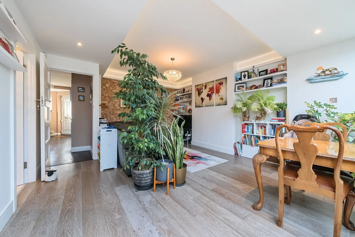 Brycedale Crescent, Southgate, N14 photo 15