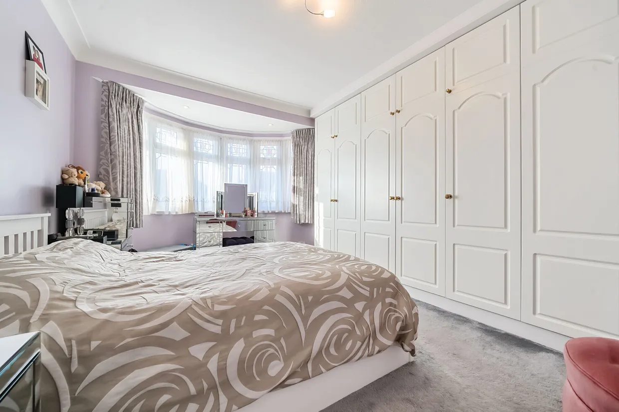 Brycedale Crescent, Southgate, N14 photo 17