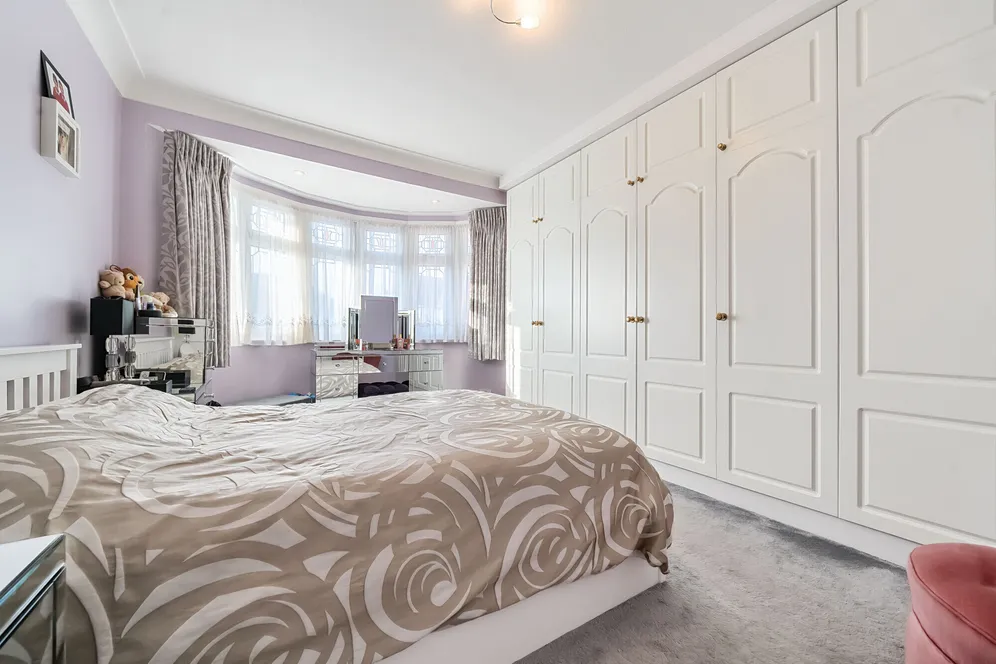 Brycedale Crescent, Southgate, N14 photo 17
