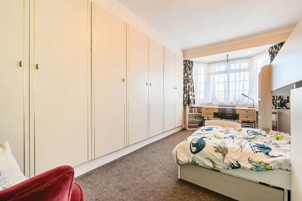 Brycedale Crescent, Southgate, N14 photo 18