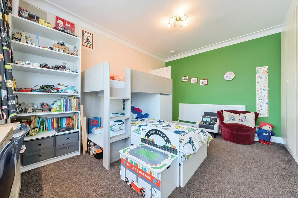 Brycedale Crescent, Southgate, N14 photo 19