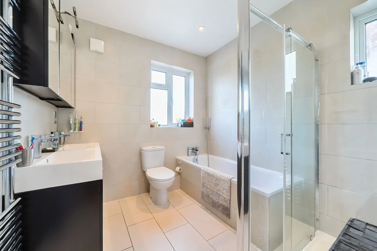 Brycedale Crescent, Southgate, N14 photo 20