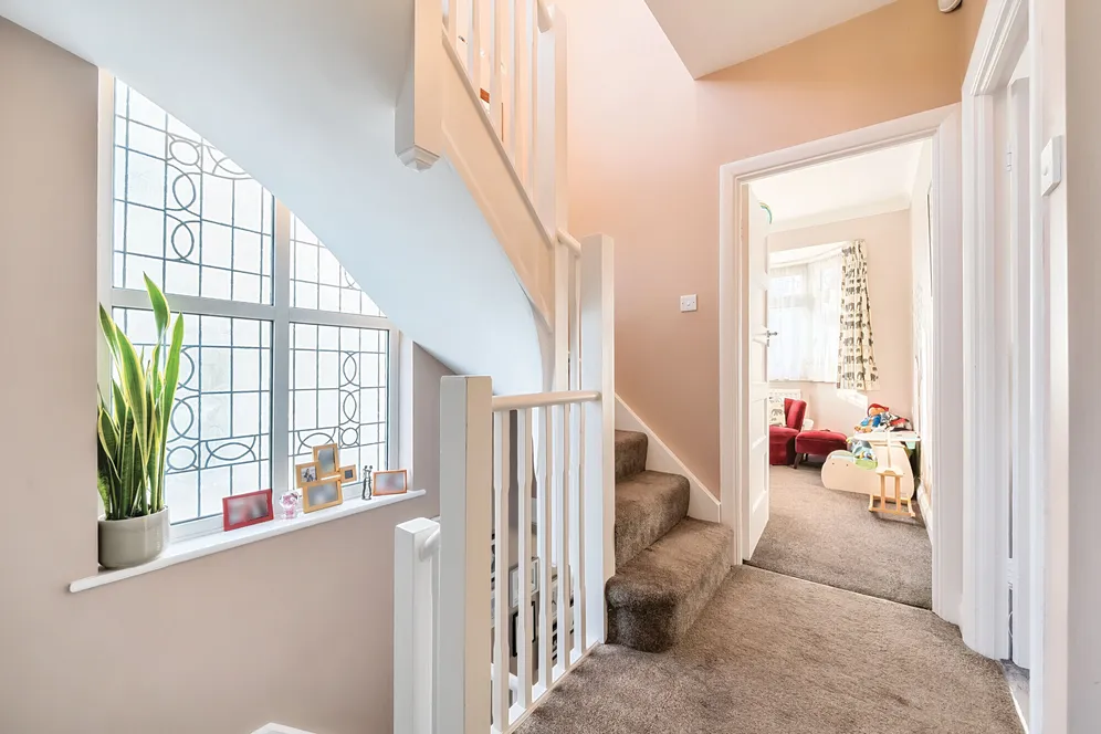 Brycedale Crescent, Southgate, N14 photo 21