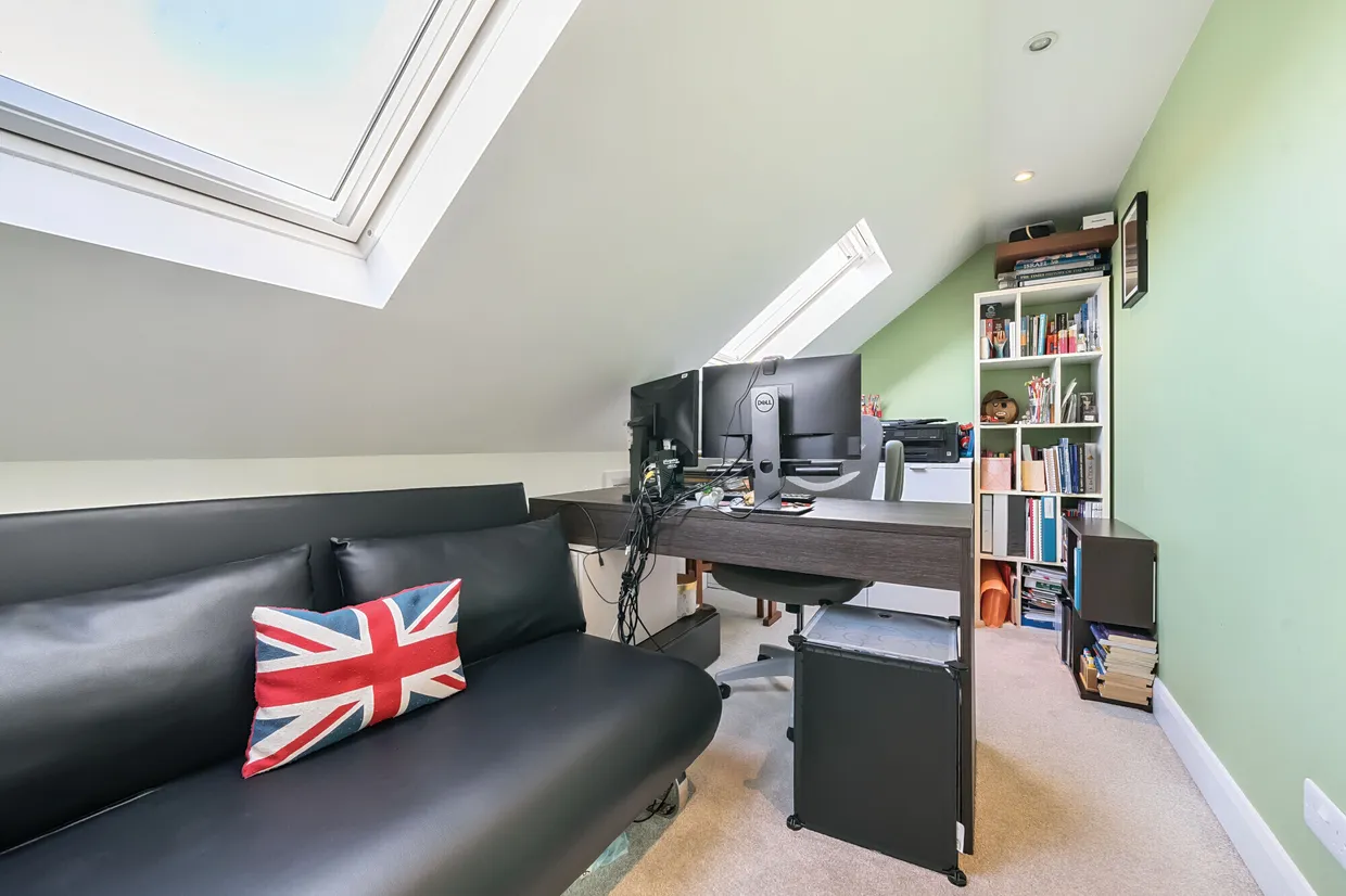 Brycedale Crescent, Southgate, N14 photo 22