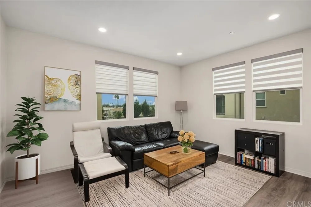 2454 S Loom Ct, Anaheim, CA 92802