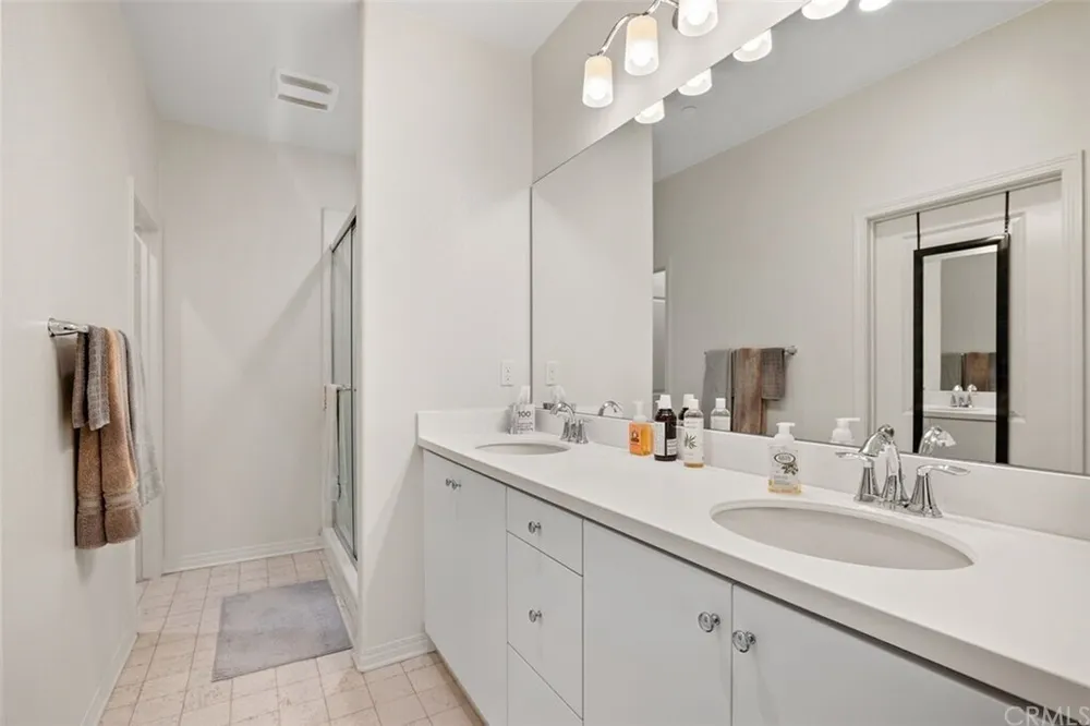 2454 S Loom Ct, Anaheim, CA 92802
