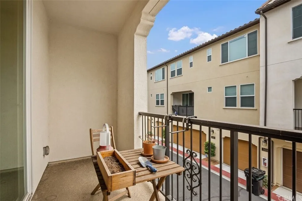 2454 S Loom Ct, Anaheim, CA 92802